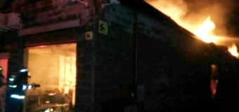 Pilar: 20 dotaciones de bomberos se necesitaron para sofocar un incendio en el Parque Industrial