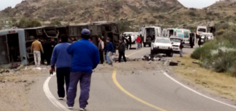 Confirman al menos 15 muertos, la mayoría chicos, por el vuelco de un micro en San Rafael