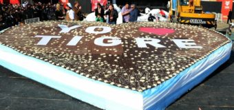 El municipio de Tigre compartió un corazón de 2000 kilos de chocolate artesanal
