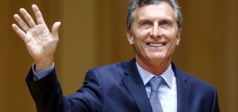Rubio de ojos celestes // Por Miguel Angel De Renzis