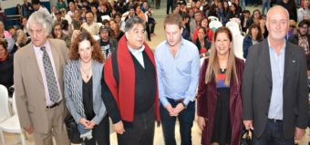 Mario Ishii entregó titulos de propiedad a 206 familias paceñas