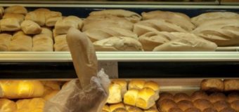 Panaderos bonaerenses denuncian que los molinos cobran la harina “a precio dólar”