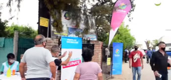 Una mujer falleció mientras esperaba ser vacunada contra el coronavirus