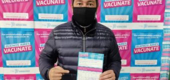 Leo Nardini recibió su primera dosis de la vacuna contra el Covid-19