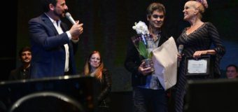 Fiesta Nacional de la Flor: 6.000 personas disfrutaron del concierto de Valeria Lynch en la jornada inaugural