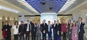 El intendente Ishii presente enn la visita a las instalaciones de la empresa tecnológica Huawei