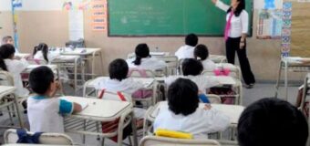 Tras las vacaciones de invierno, habrá escuelas con una hora más de clases y otras con turno completo
