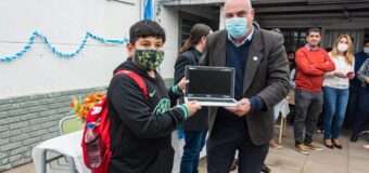 Entrega de notebooks en la escuela secundaria Nº20 de José C. Paz￼