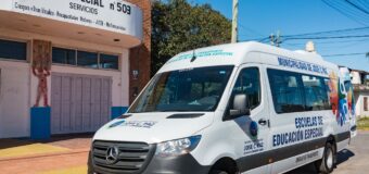 El intendente Mario Ishii entregó una minibus y equipamiento para Escuela de Ciegos y Disminuidos Visuales