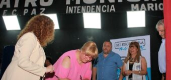 José C. Paz: Decenas de familias firmaron las escrituras de sus propiedades