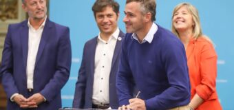 ACHAVAL JUNTO A KICILLOF EN LA FIRMA DEL PROGRAMA MUNICIPIOS A LA OBRA
