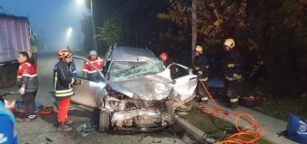 UN MUERTO Y DOS HERIDOS GRAVES POR UN CHOQUE ENTRE UNA CAMIONETA Y UN CAMIÓN