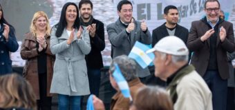 MALVINAS ARGENTINAS REALIZÓ UN GRAN DESFILE POR EL 207° ANIVERSARIO DEL DÍA DE LA INDEPENDENCIA