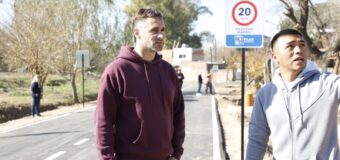 ACHAVAL RECORRIÓ LAS NUEVAS CALLES ASFALTADAS EN DERQUI