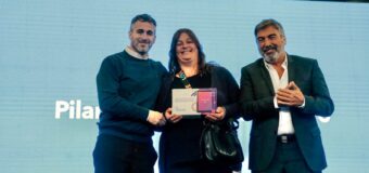 Pilar: Achával acompañó a más de 5 mil jóvenes que hoy recibieron una tablet