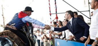 Achával encabezó el desfile con las instituciones en las  las Fiestas Patronales de Pilar