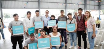 Achával acompañó a los estudiantes de escuelas especiales que recibieron su tablet en Del Viso