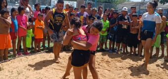 Linda Machuca brindó una exhibición de «lucha mixta» en la Colonia Municipal de José C.Paz