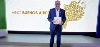 El libro «Vino Buenos Aires» de Luis Vivona fue nominado a los premios internacionales Gourmand Awards 2023