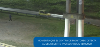 Detectados infraganti por las cámaras robando un vehículo, terminaron aprehendidos por la Guardia Urbana