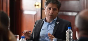 Kicillof otorgó un aumento salarial de 8,5% para los estatales bonaerenses