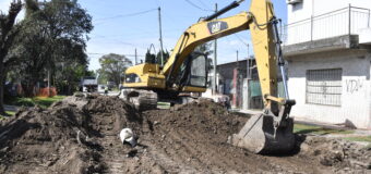 Leo Nardini inició una nueva obra de pavimentación en la ciudad de Villa de Mayo