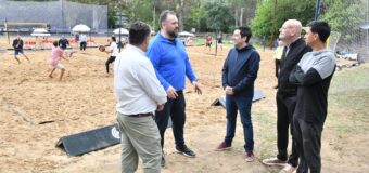Leo Nardini visitó un centro deportivo donde se practica Beach Tennis en Malvinas Argentinas