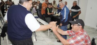 El intendente Ishii visitó a adultos mayores en vísperas de Navidad