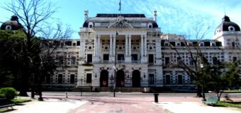 El Fomeb advierte por el impacto de la suspensión de la pauta oficial de la Provincia en los medios bonaerenses