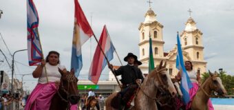 Achával encabezó el desfile tradicional por el Tratado del Pilar