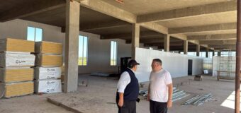 Mario Ishii junto al Sec. de Gobierno Pablo Mansilla, recorrieron la obra de la Facultad de Ciencias y Tecnología de José C. Paz