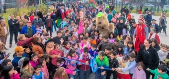 Juan Andreotti inauguró la renovación de la plaza de los barrios Villa Hall y Don Mariano