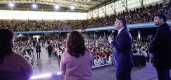 Federico Achával acompañó a 8 mil estudiantes de Pilar en su promesa a la bandera