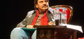 Felipe Pigna y Pedro Saborido se presentaron a sala llena en el Teatro Otamendi de San Fernando