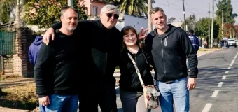 Federico Achával recorrió nuevos asfaltos en dos barrios de Pilar