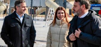 Achával y Peralta recorrieron la obra de renovación de la plaza de Villa Astolfi