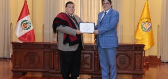 Mario Ishii distinguido en Miraflores, Perú, con la Llave de la Ciudad