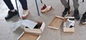 La Secretaría de Educación Ciencia y Tecnología de José C. Paz entregó calzados a estudiantes de  escuelas especiales