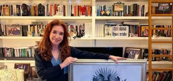 Mario Ishii visitó a Cristina Fernández de Kirchner y le entregó un regalo realizado por militantes paceñas