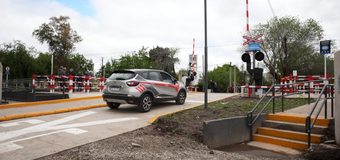 Se habilitó el nuevo paso a nivel de la calle Lebensohn en San Miguel